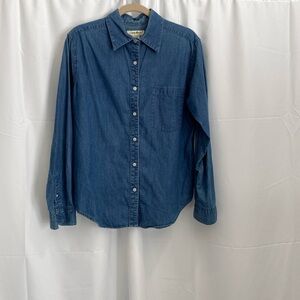 Eddie Bauer‎ button up long sleeve denim women’s shirt. Size M